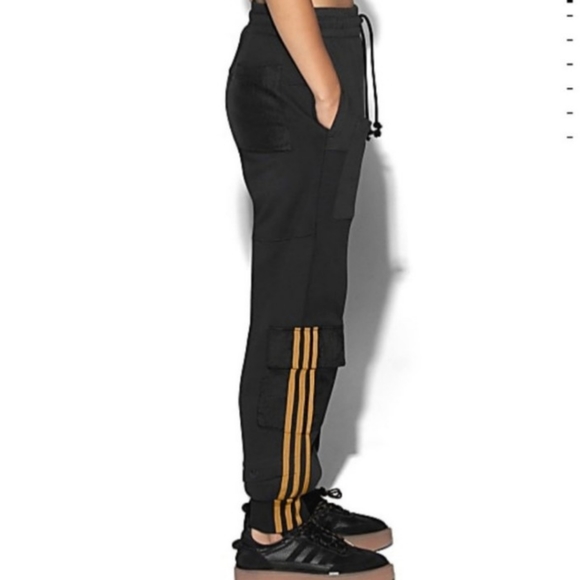 Ivy Park X Adidas Cargo Sweatpants (Gender Neutral) - Picture 4 of 7